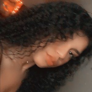 Meet your Posher, Aja